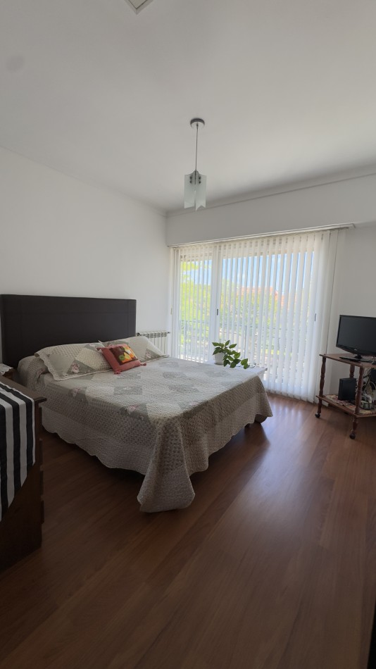 CHALET 5 AMB CON PARQUE Y QUINCHO - LOTE 10X33 - ZONA STELLA MARIS