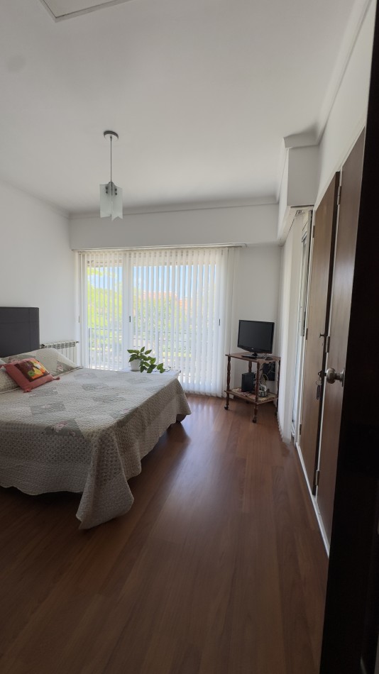 CHALET 5 AMB CON PARQUE Y QUINCHO - LOTE 10X33 - ZONA STELLA MARIS