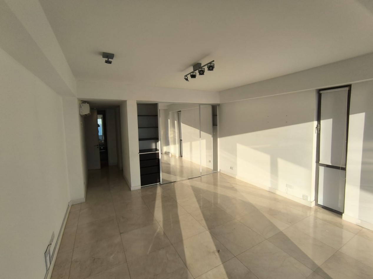 DEPARTAMENTO PRIMERA LINEA AL MAR - 4 AMBIENTES CON COCHERA DOBLE Y BAULERA - PLAYA VARESE - BISCAYNE BEACH