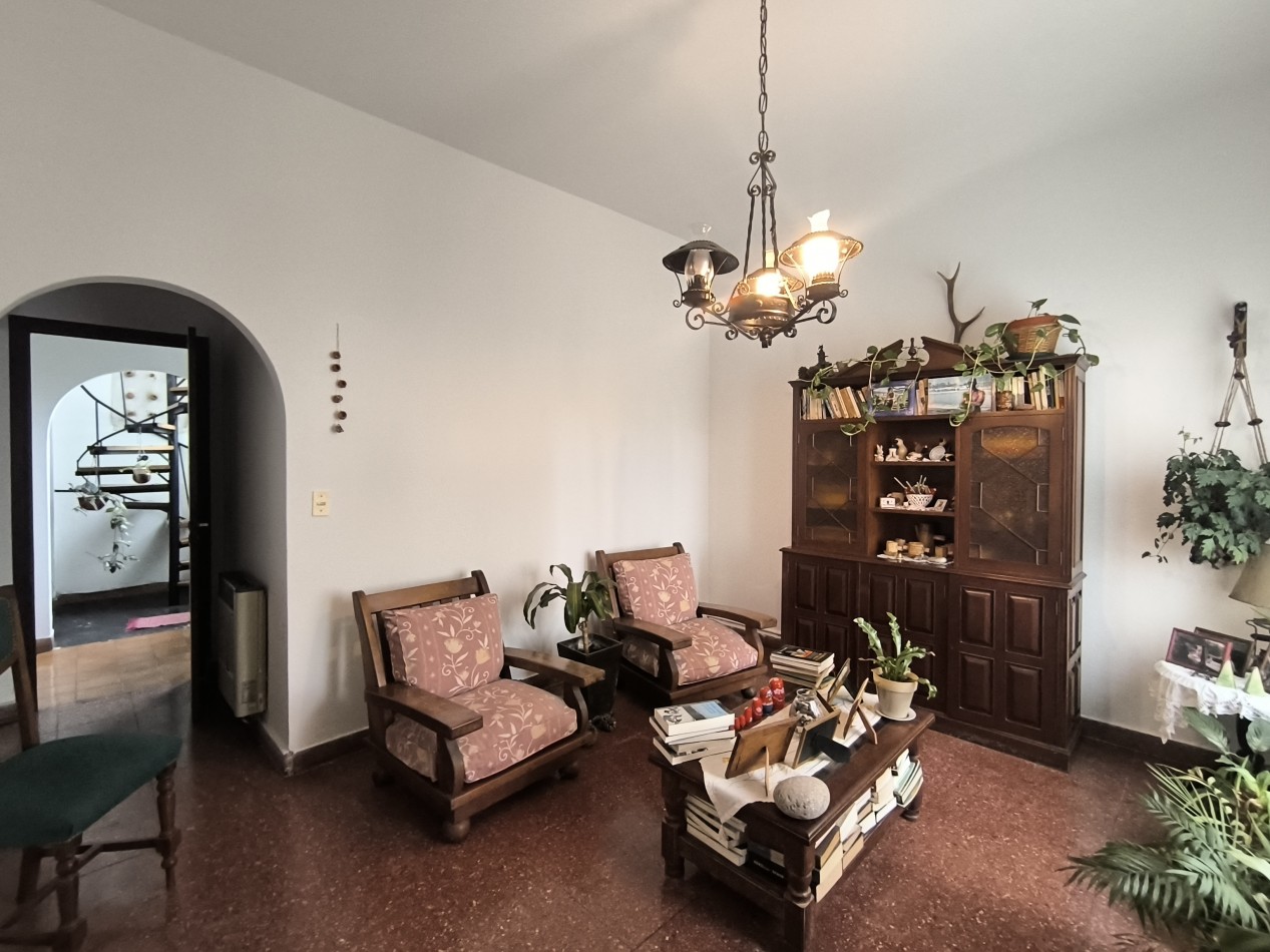 CHALET 5 AMBIENTES 