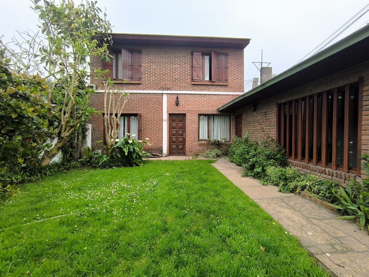 CHALET 5 AMBIENTES 
