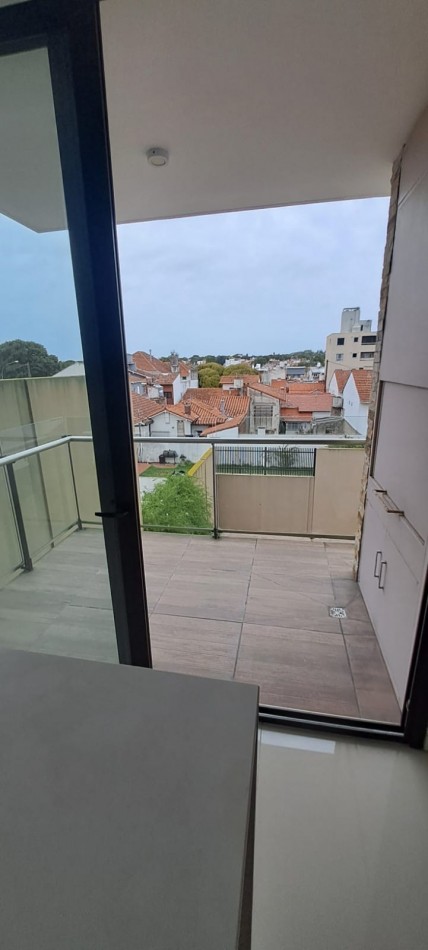 2 AMBIENTES A ESTRENAR CON COCHERA - EDIFICIO GENUS - LA RIOJA 3728