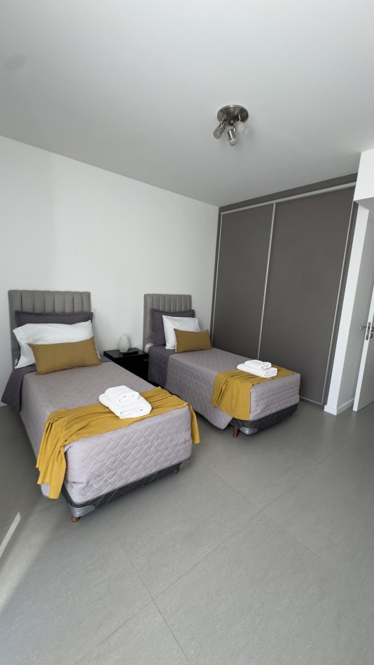 3 ambientes con cochera - Edificio Malecon Varese