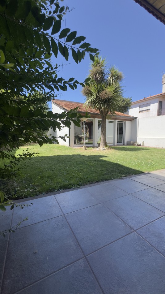 ALQUILER DE MARZO A DICIEMBRE - Chalet sobre lote 10x33 - Excelente entorno! A 5 cuadras de Guemes