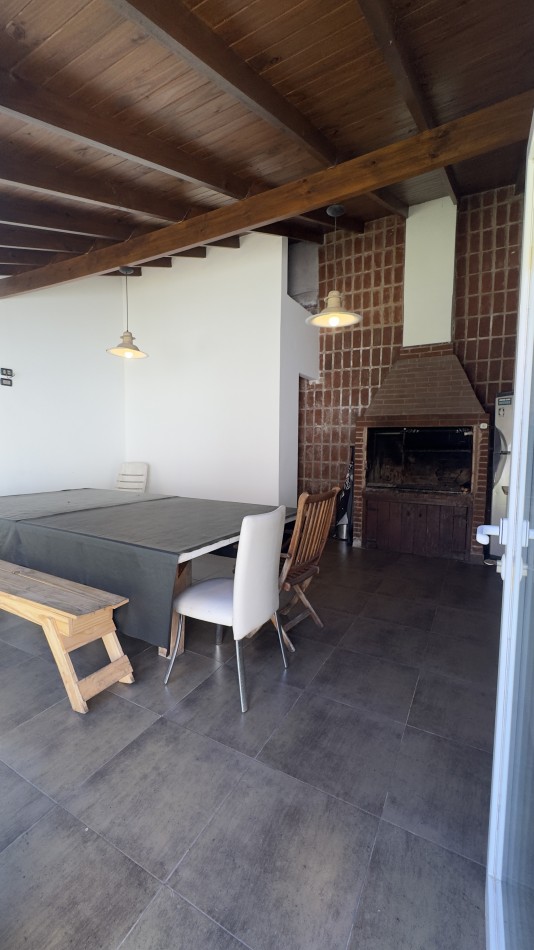 ALQUILER DE MARZO A DICIEMBRE - Chalet sobre lote 10x33 - Excelente entorno! A 5 cuadras de Guemes