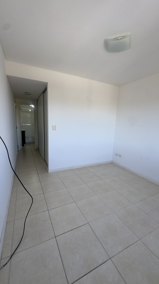 ALQ 24 M - 2 AMB A LA CALLE CON COCHERA - RESERVADO!!!