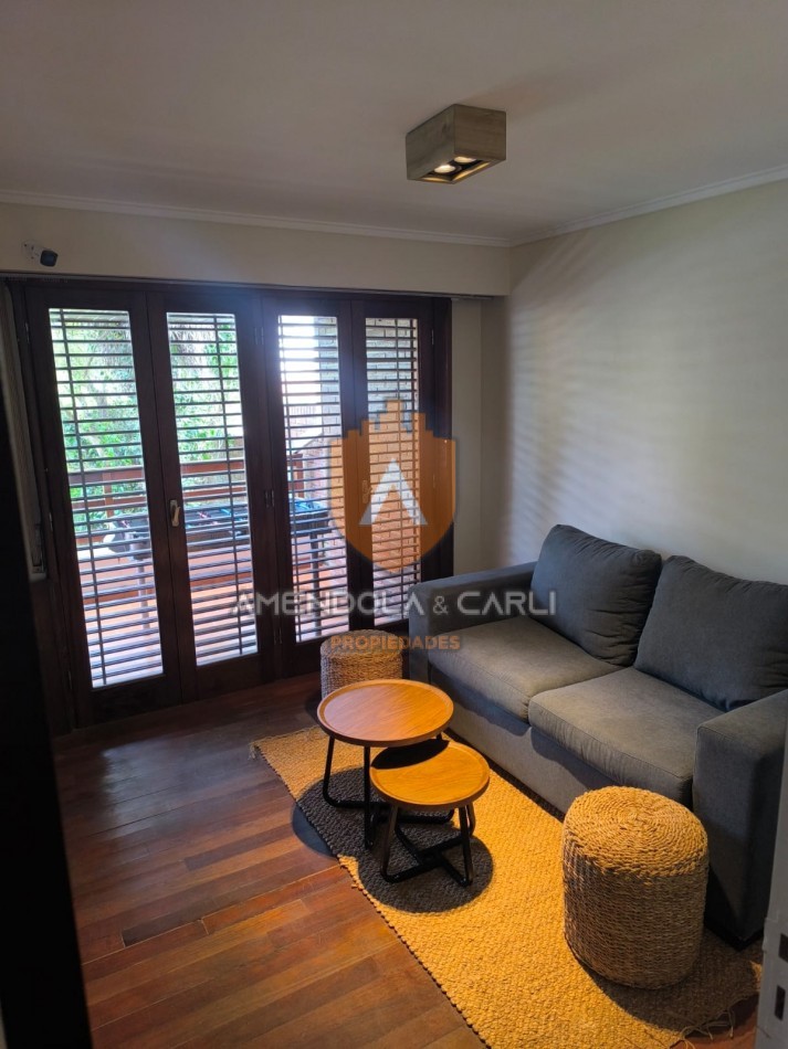 CHALET SOBRE LOTE DE 10X43 EN AVENIDA PASO AL 900! A 2 CUADRAS DEL PARQUE PRIMAVESI!