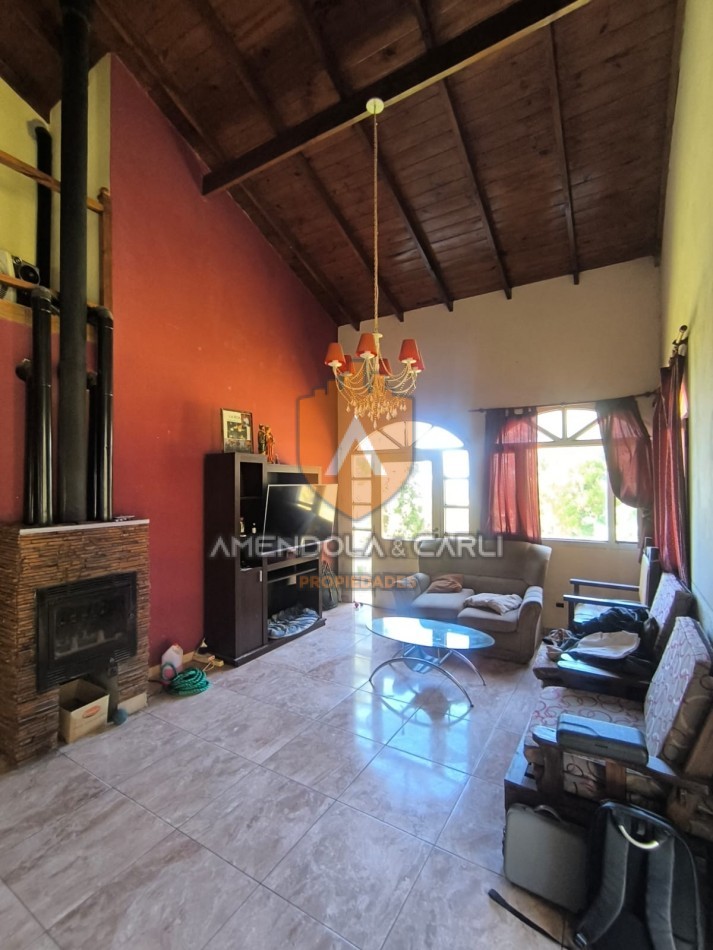 Chalet en Sierra de los Padres sobre lote de 700mts