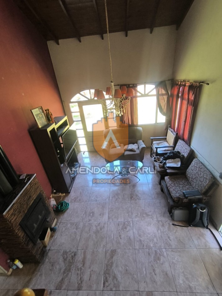 Chalet en Sierra de los Padres sobre lote de 700mts