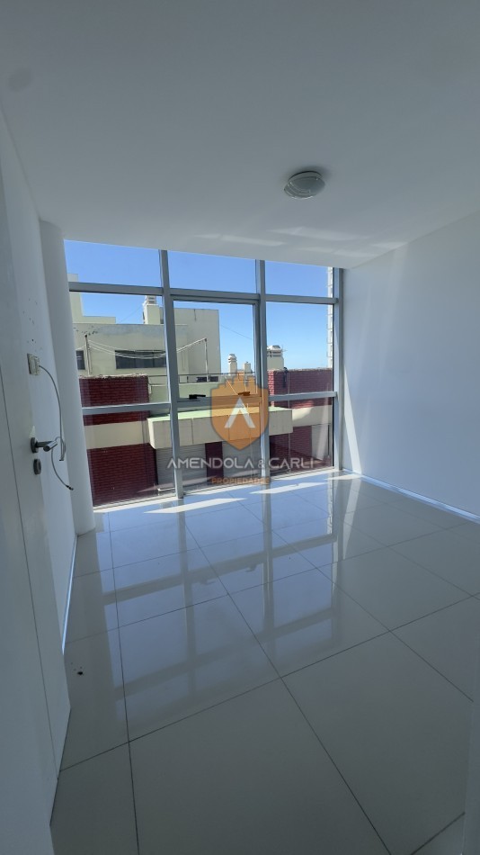 DEPARTAMENTO 3 AMBIENTES CON COCHERA - PLAYA CHICA 