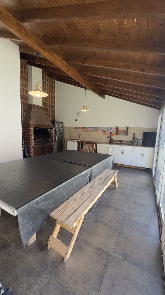 Chalet sobre lote 10x33 - Excelente entorno! A 5 cuadras de Guemes